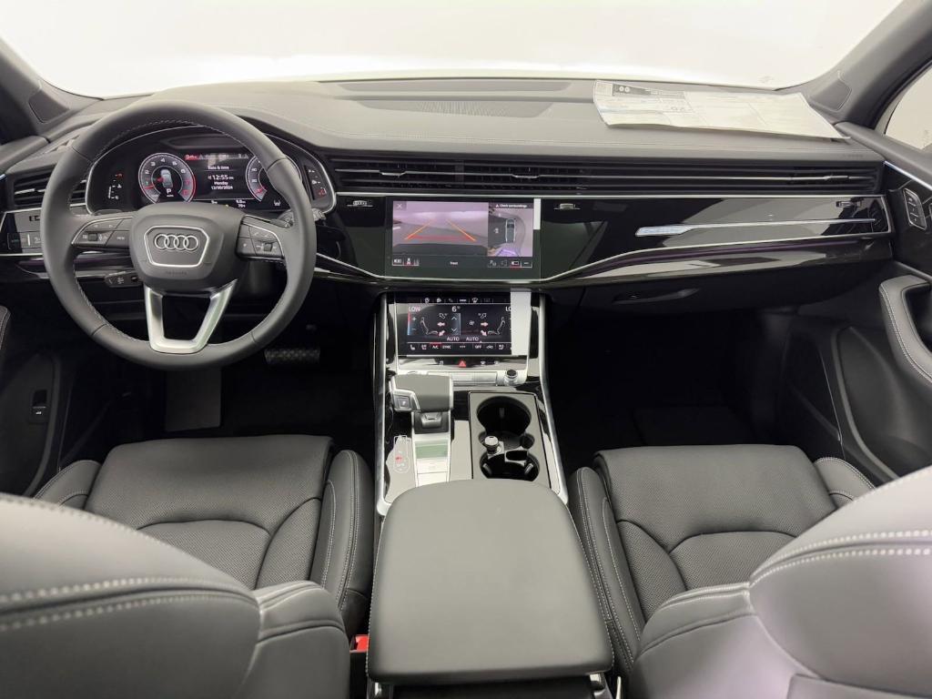 new 2025 Audi Q7 car, priced at $77,181