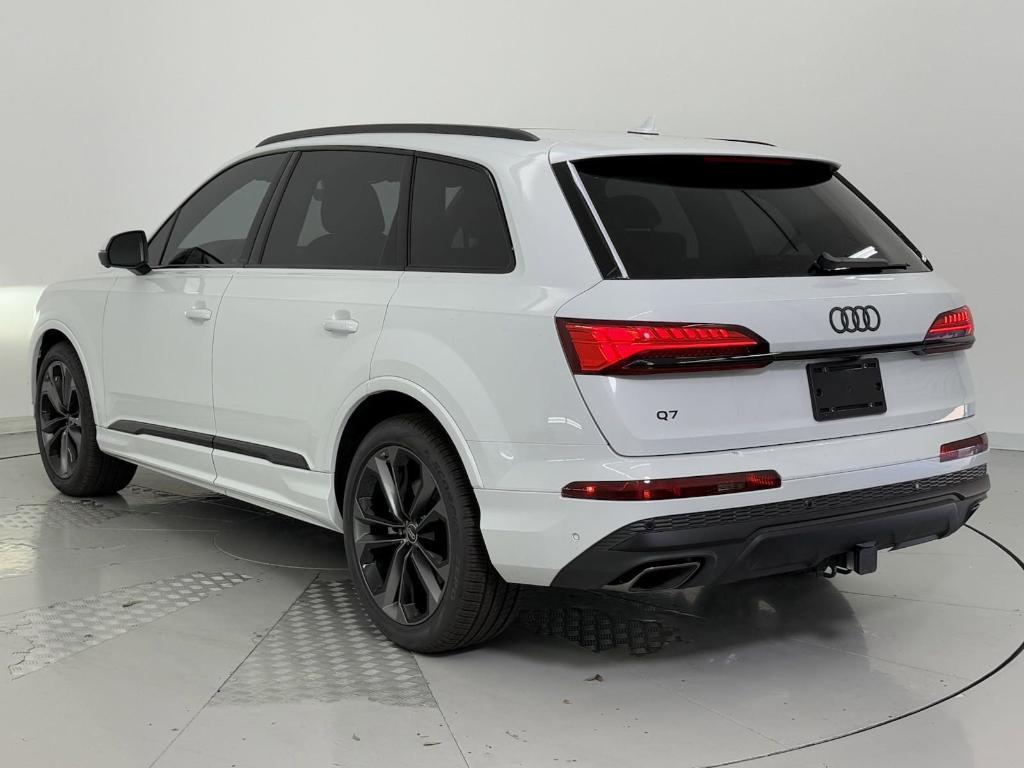 new 2025 Audi Q7 car, priced at $77,181