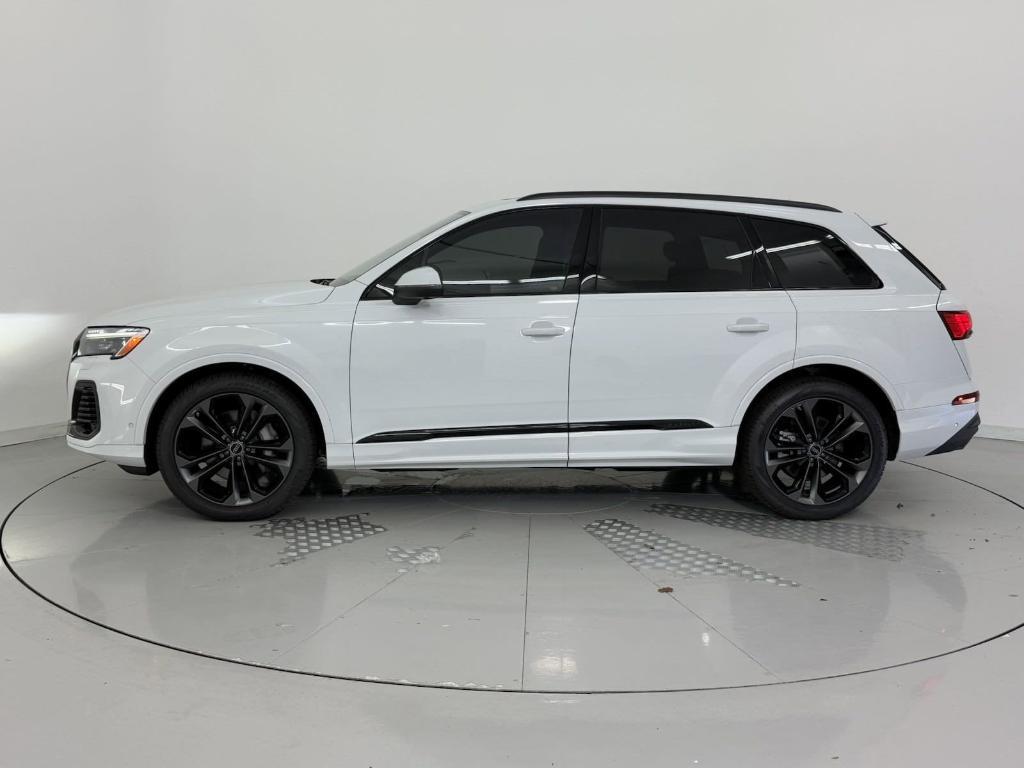 new 2025 Audi Q7 car, priced at $77,181