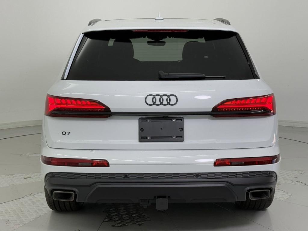 new 2025 Audi Q7 car, priced at $77,181