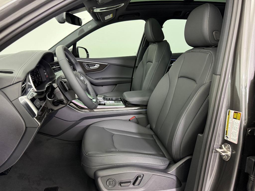 new 2026 Audi Q7 car, priced at $64,021