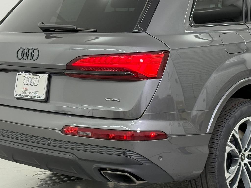 new 2026 Audi Q7 car, priced at $64,021