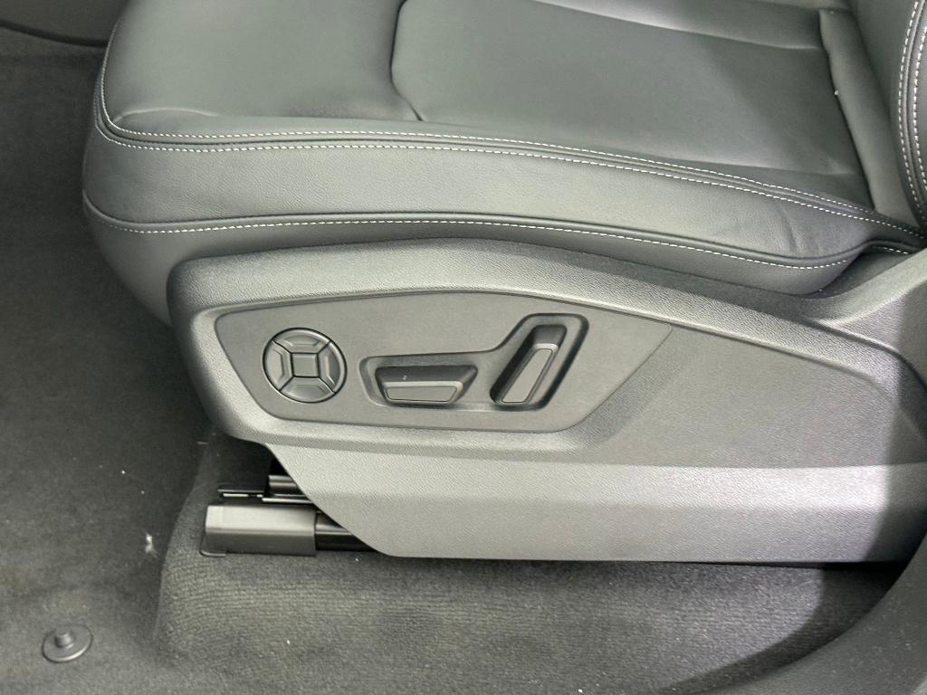 new 2026 Audi Q7 car, priced at $64,021