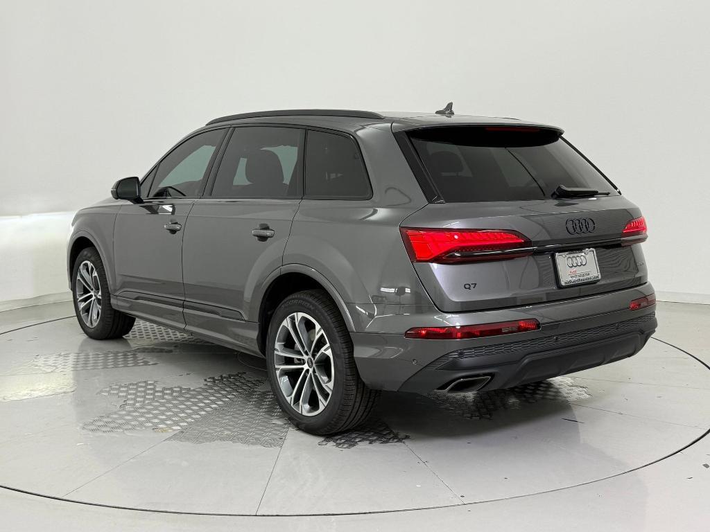 new 2026 Audi Q7 car, priced at $64,021