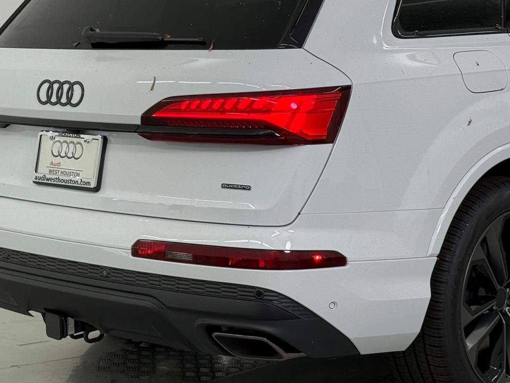 new 2026 Audi Q7 car, priced at $73,451