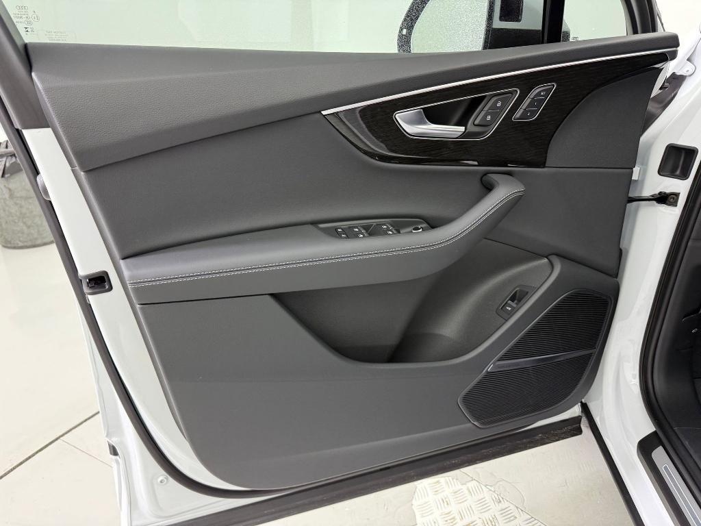 new 2026 Audi Q7 car, priced at $73,451