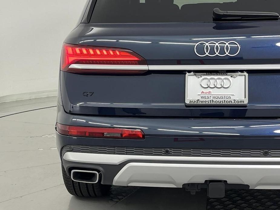 new 2025 Audi Q7 car, priced at $71,801