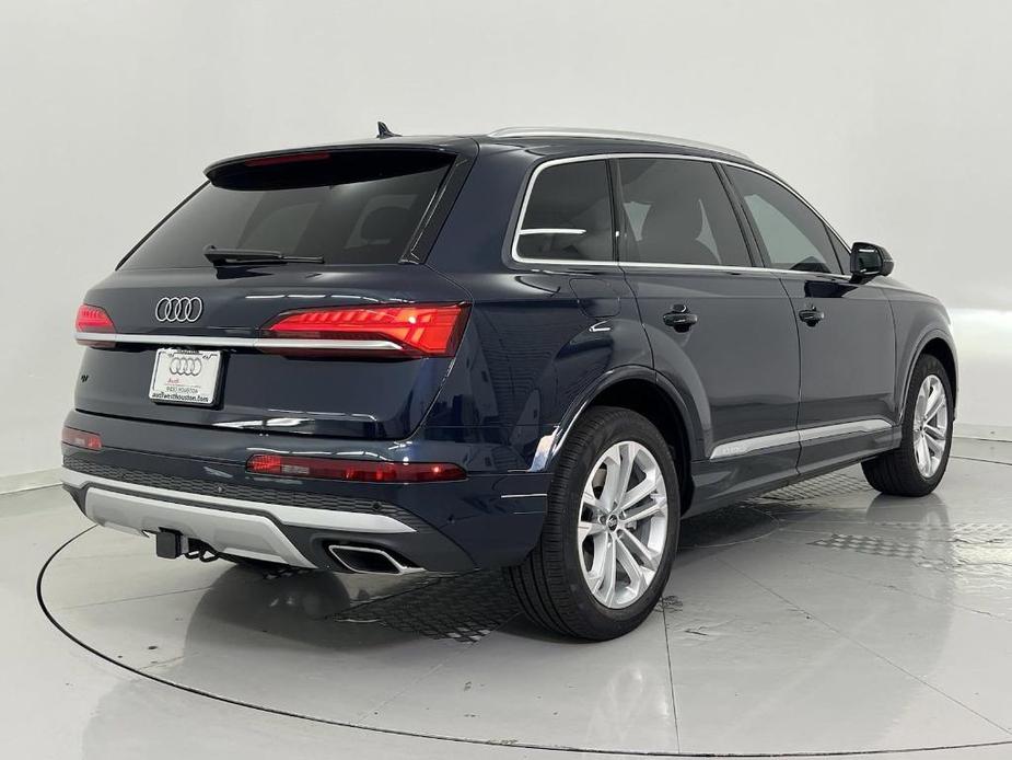 new 2025 Audi Q7 car, priced at $71,801