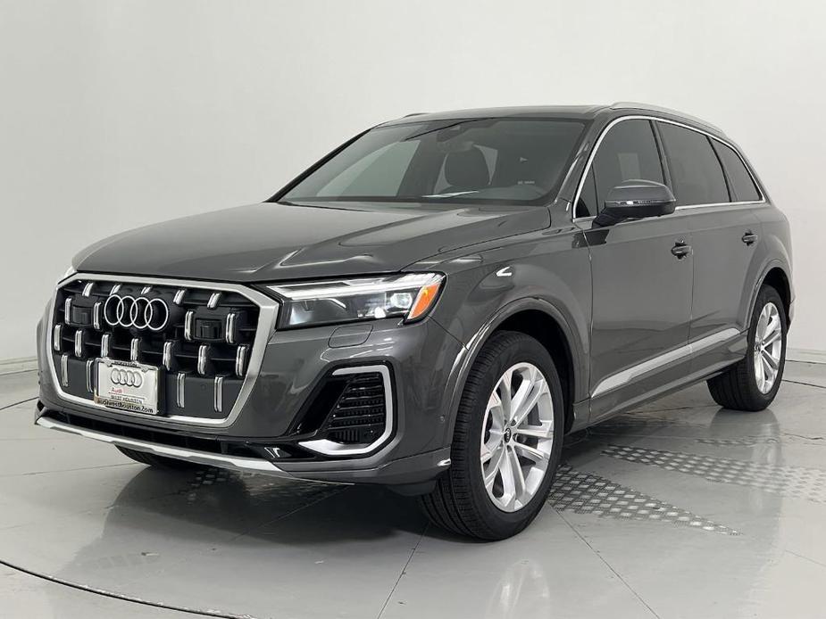 new 2025 Audi Q7 car, priced at $71,801