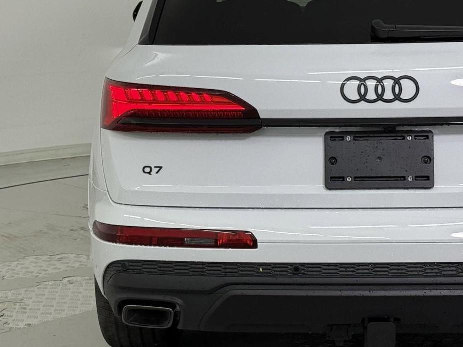 new 2025 Audi Q7 car, priced at $73,821