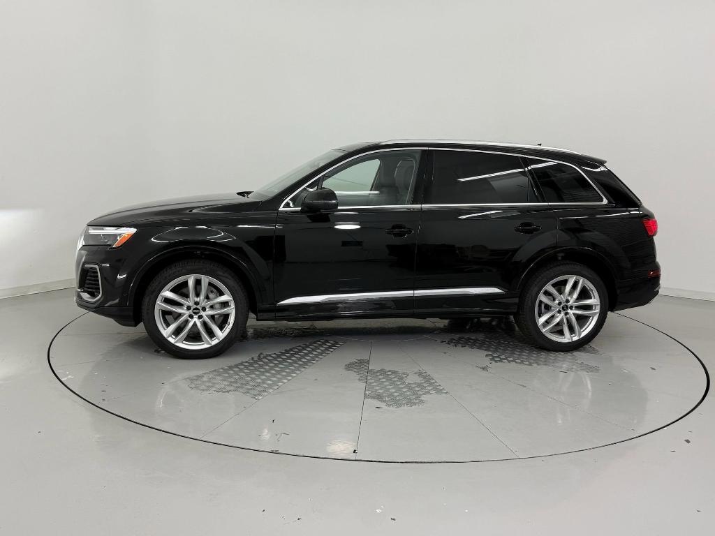new 2025 Audi Q7 car, priced at $70,911