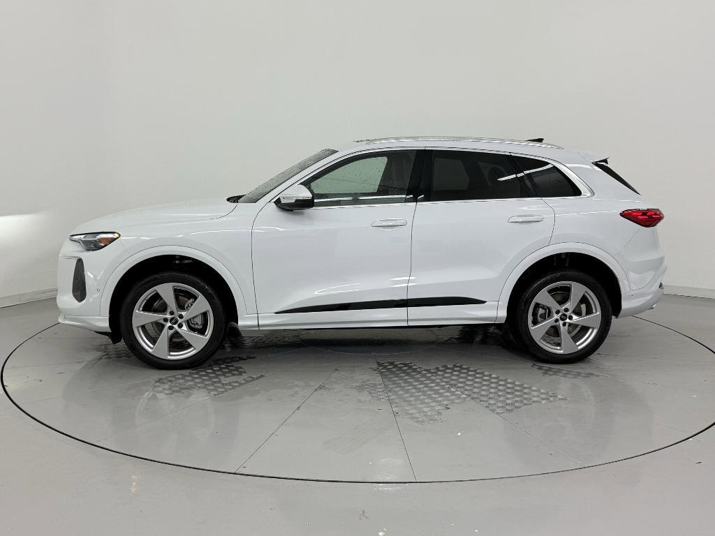 new 2025 Audi Q5 car, priced at $58,531