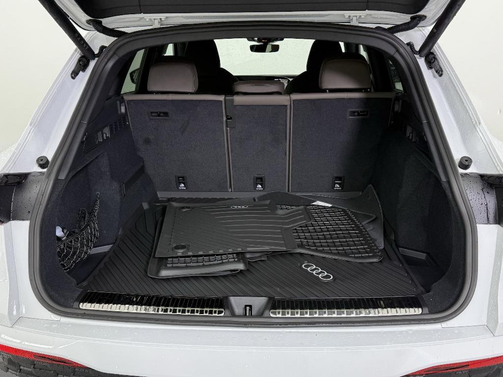 new 2025 Audi Q5 car, priced at $60,975