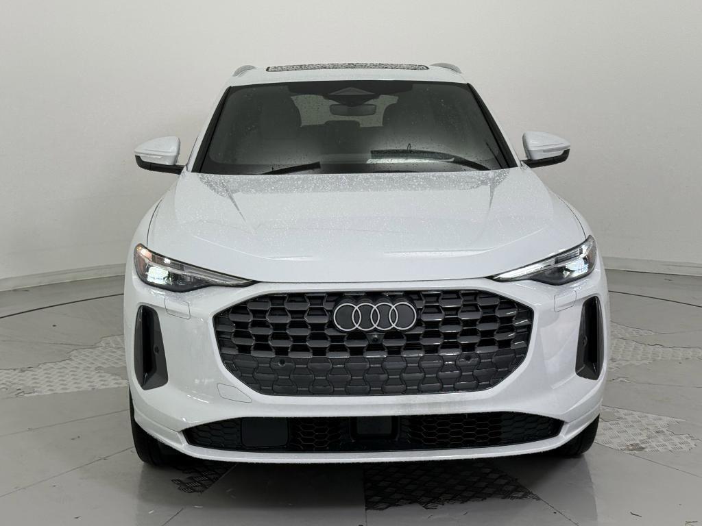 new 2025 Audi Q5 car, priced at $60,975