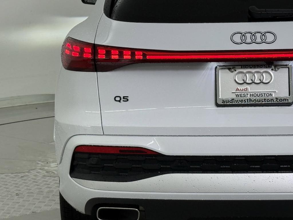 new 2025 Audi Q5 car, priced at $60,975