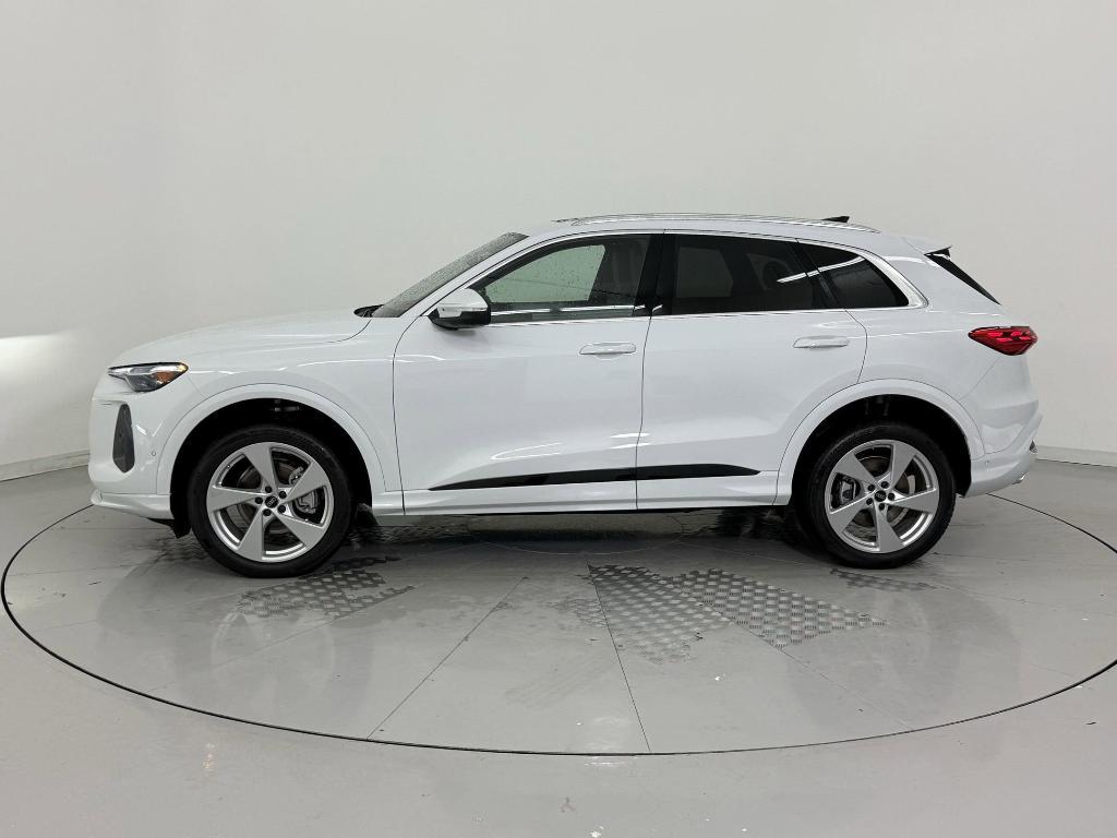 new 2025 Audi Q5 car, priced at $58,532