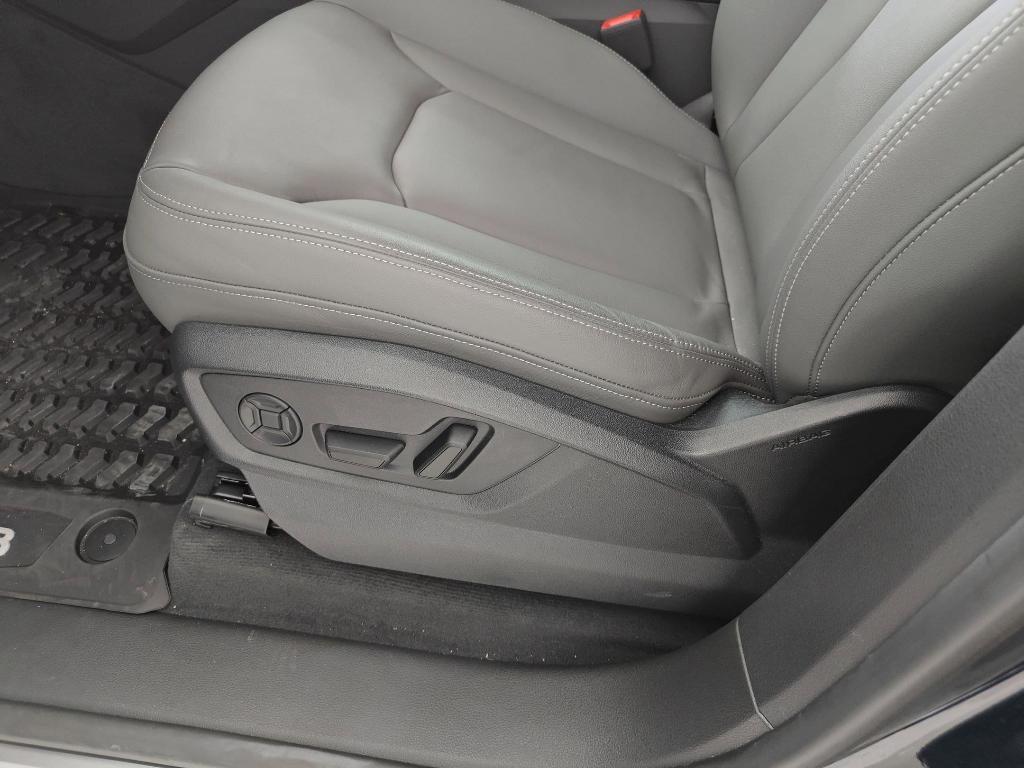 new 2025 Audi Q8 car, priced at $72,512