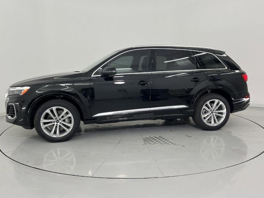 new 2025 Audi Q7 car, priced at $71,801