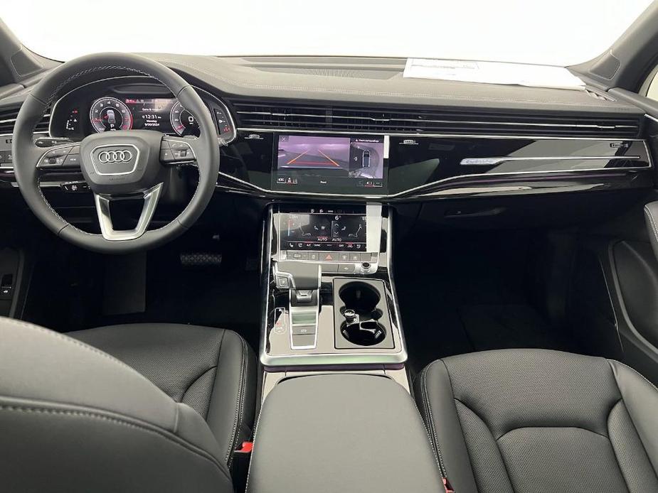 new 2025 Audi Q7 car, priced at $71,801