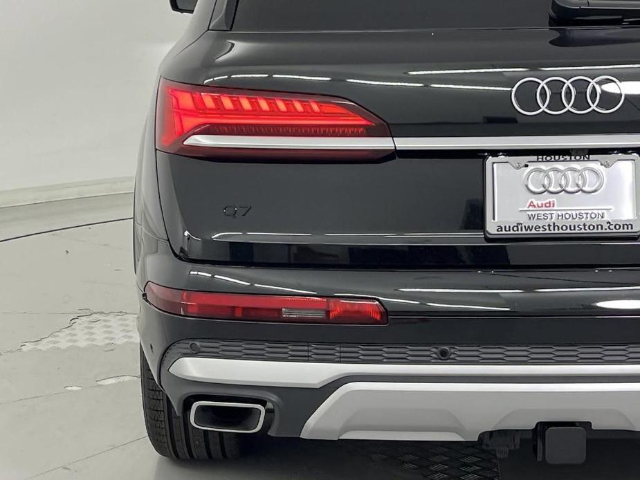 new 2025 Audi Q7 car, priced at $71,801