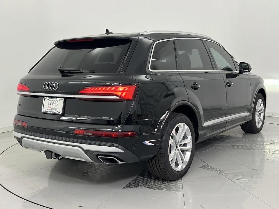 new 2025 Audi Q7 car, priced at $71,801