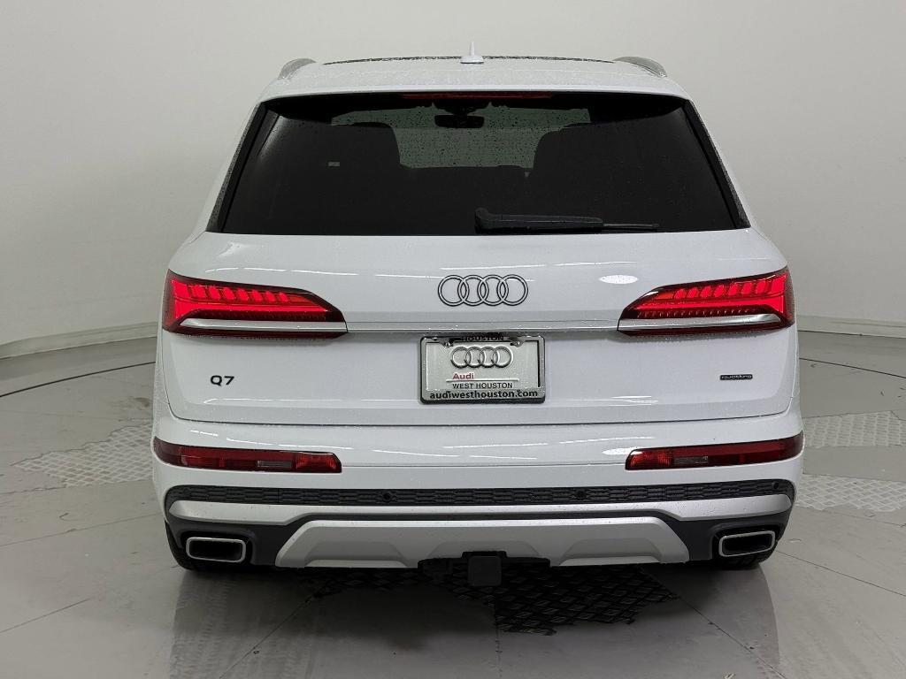 new 2025 Audi Q7 car, priced at $70,361