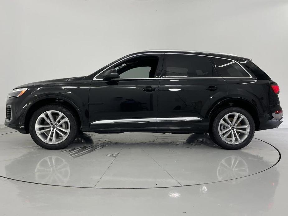 new 2025 Audi Q7 car, priced at $71,923