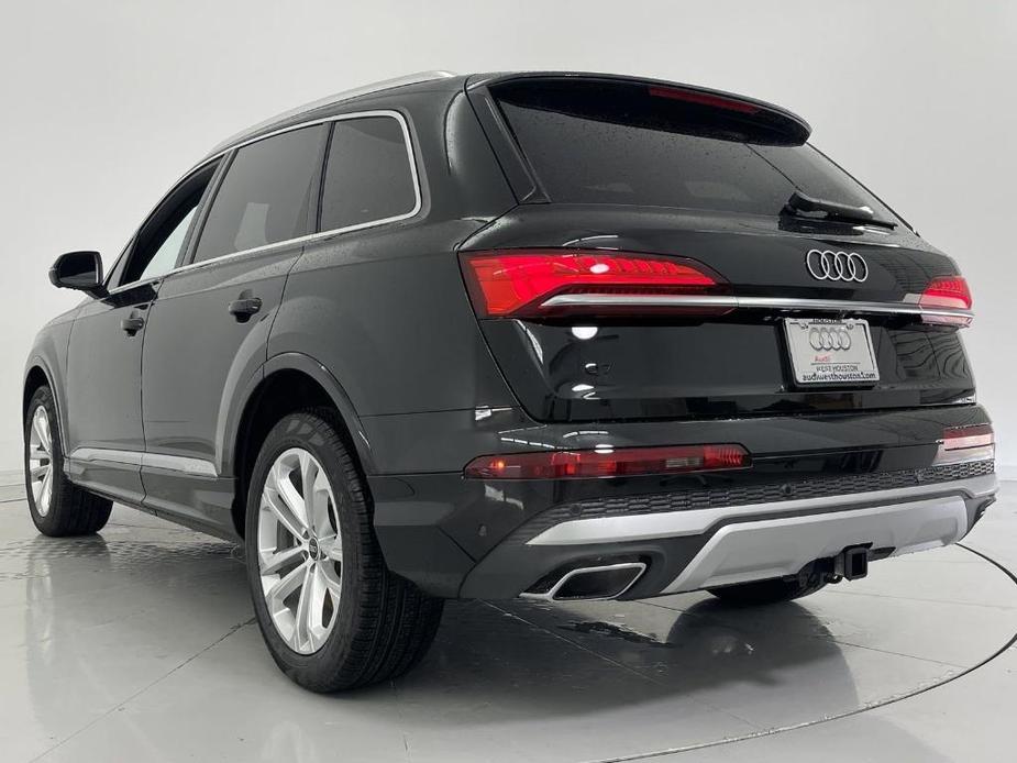 new 2025 Audi Q7 car, priced at $71,923