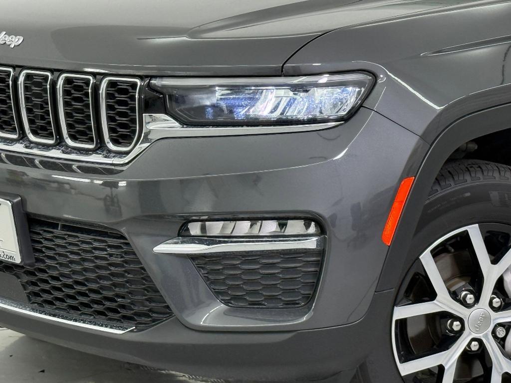 used 2025 Jeep Grand Cherokee car, priced at $34,999