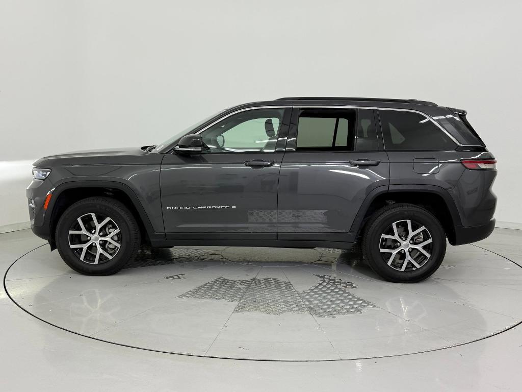 used 2025 Jeep Grand Cherokee car, priced at $34,999