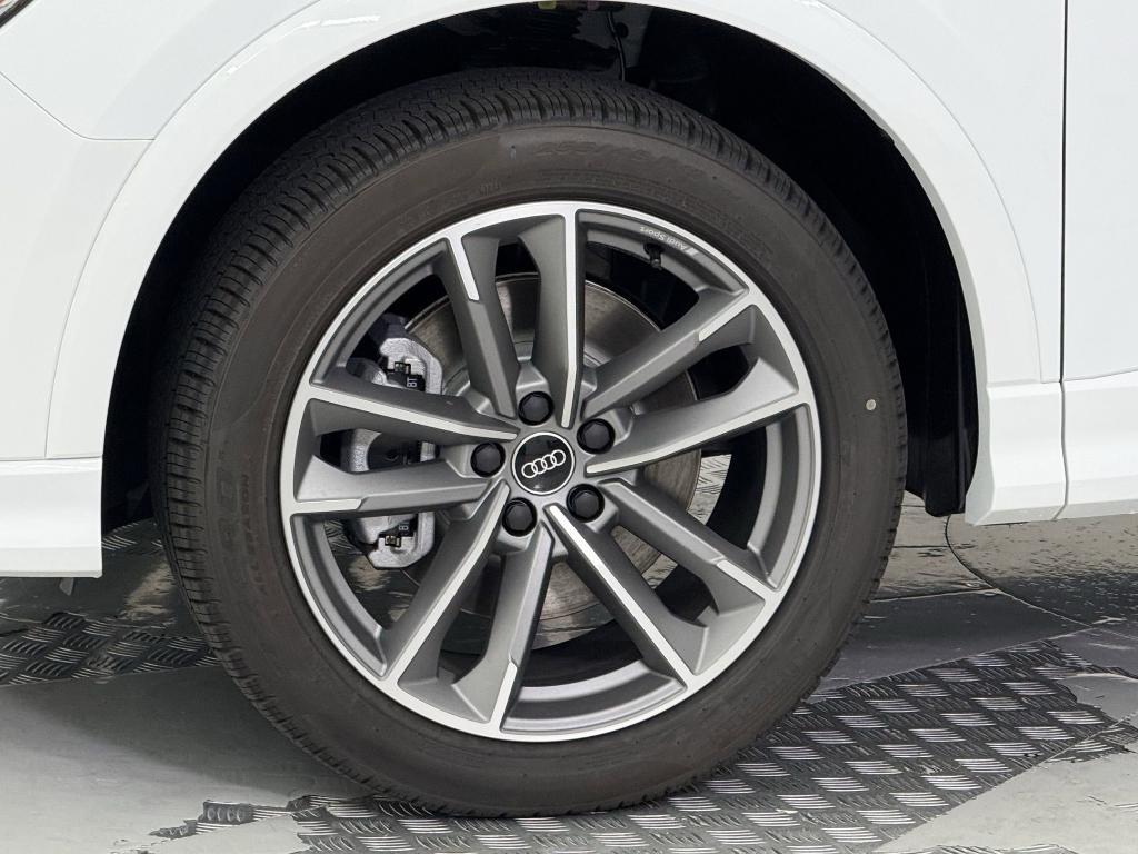 new 2025 Audi Q3 car, priced at $43,321