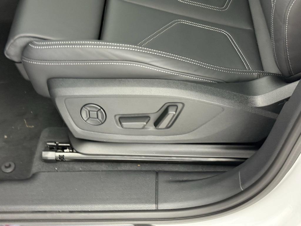 new 2025 Audi Q3 car, priced at $43,321
