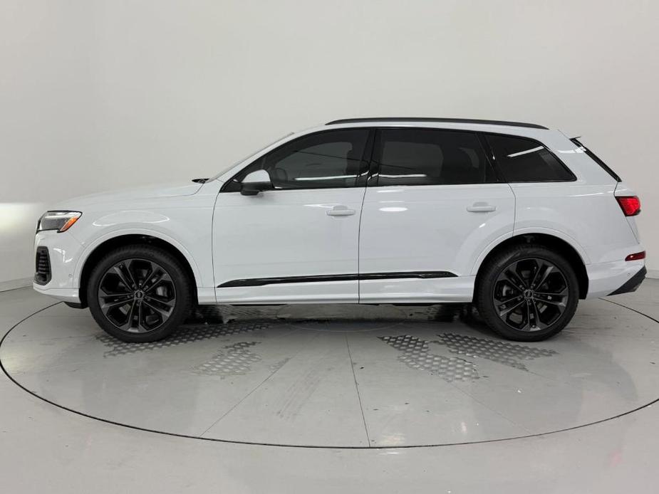 new 2025 Audi Q7 car, priced at $68,501