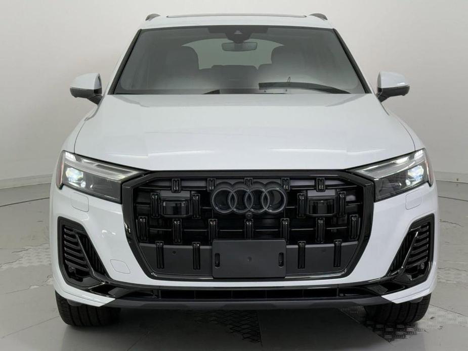 new 2025 Audi Q7 car, priced at $68,501