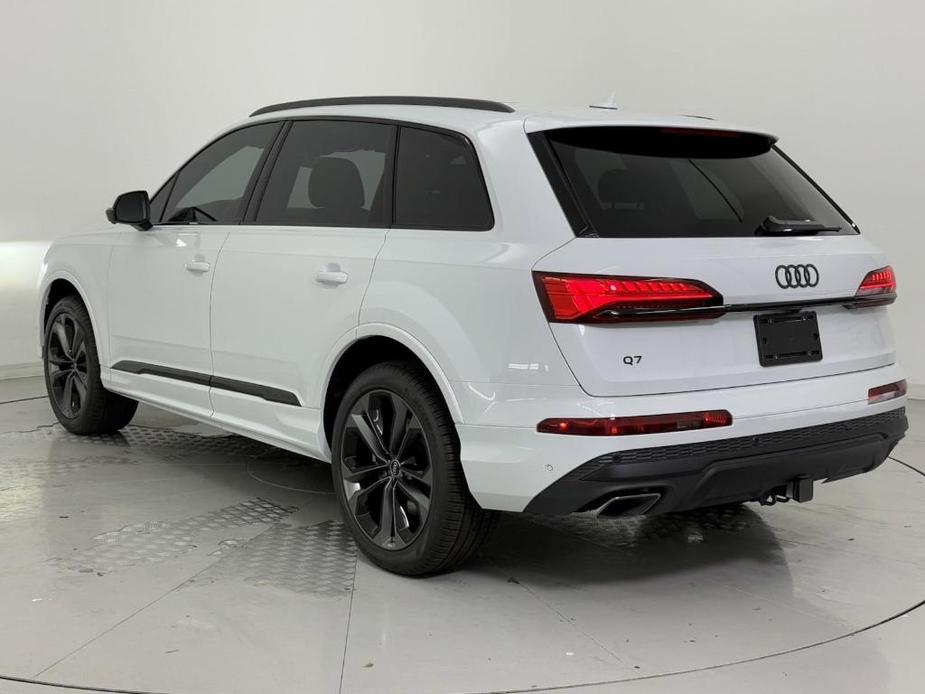 new 2025 Audi Q7 car, priced at $68,501