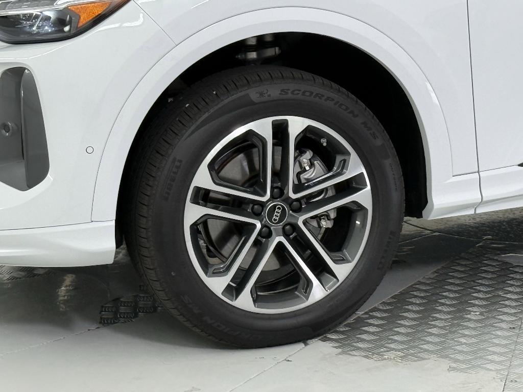 new 2025 Audi Q5 car, priced at $58,371