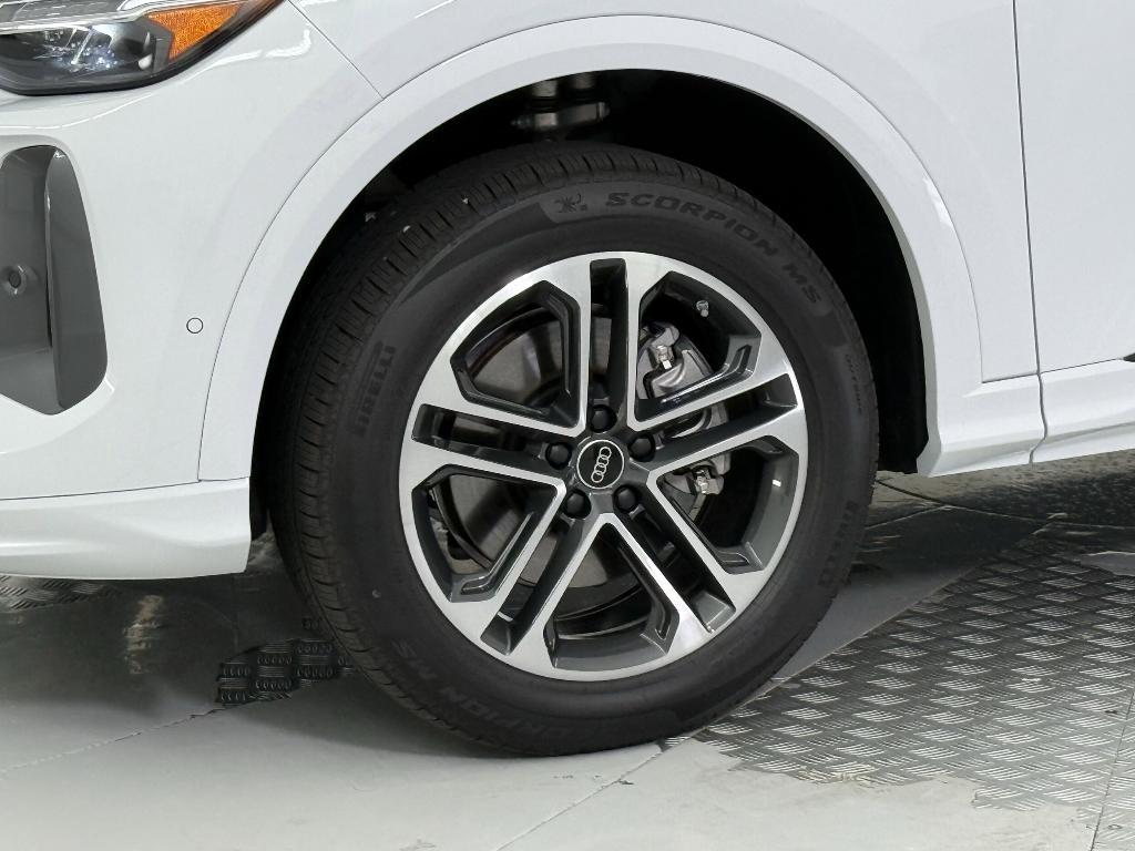 new 2025 Audi Q5 car, priced at $58,371