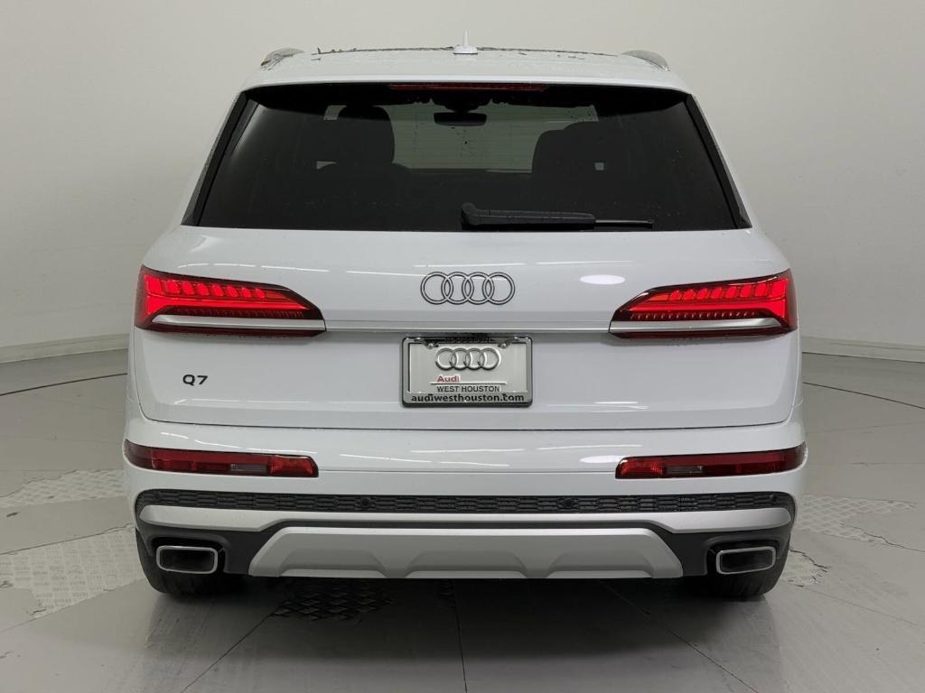 new 2025 Audi Q7 car, priced at $66,401