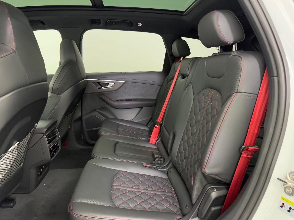 new 2026 Audi Q7 car, priced at $83,581