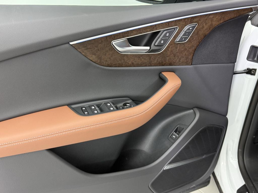new 2025 Audi Q8 car, priced at $81,621
