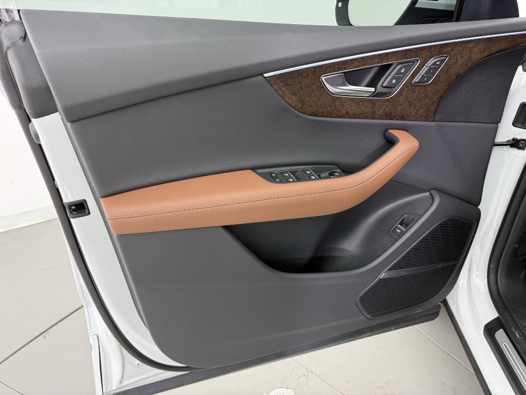 new 2025 Audi Q8 car, priced at $81,621