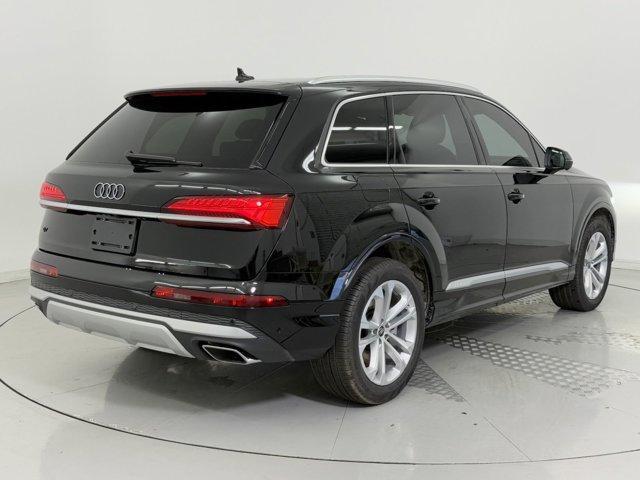 new 2025 Audi Q7 car, priced at $62,321