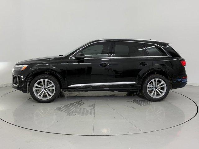 new 2025 Audi Q7 car, priced at $62,321