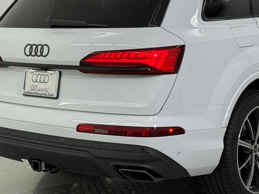 used 2025 Audi Q7 car, priced at $54,999