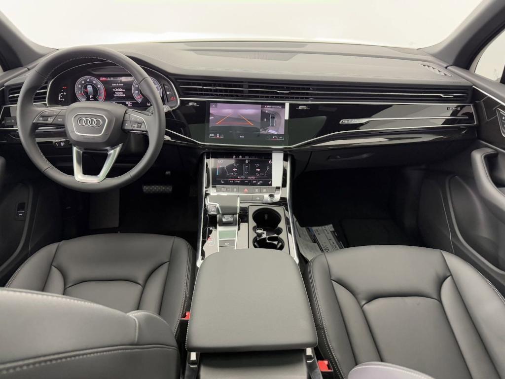 new 2025 Audi Q7 car, priced at $64,301