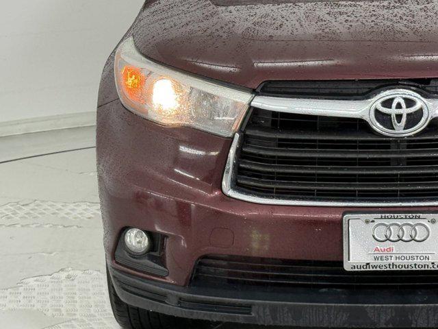 used 2015 Toyota Highlander car, priced at $16,999