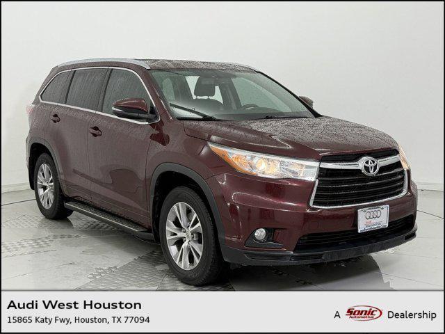 used 2015 Toyota Highlander car, priced at $16,999