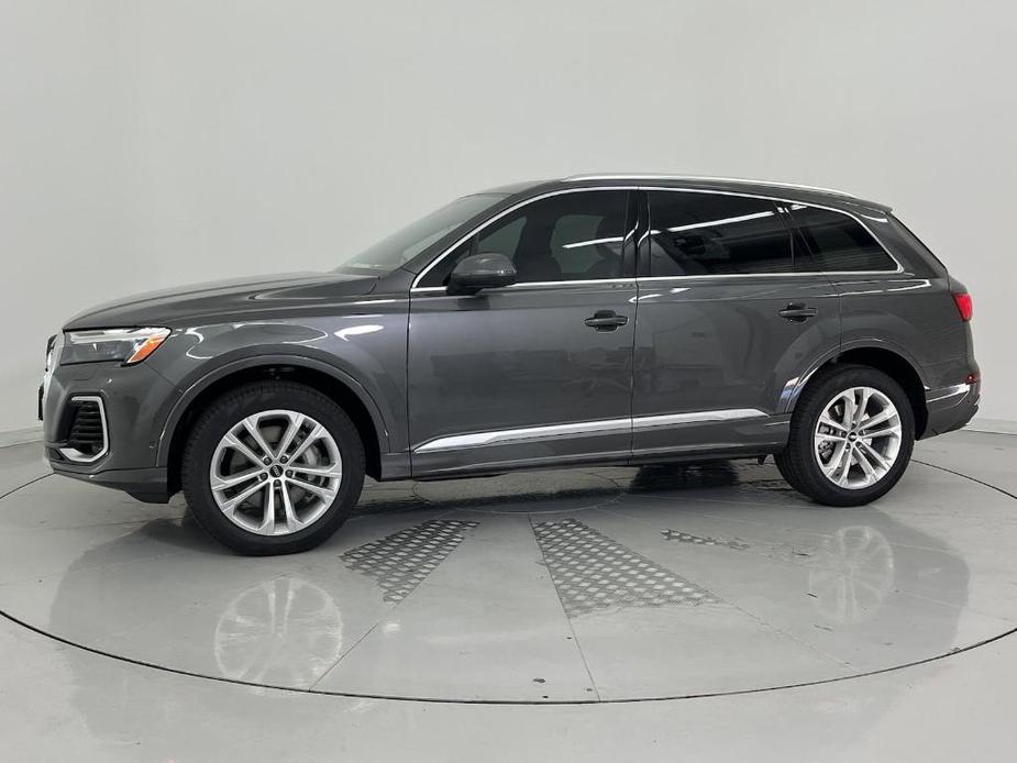 new 2025 Audi Q7 car, priced at $66,671