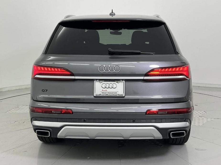 new 2025 Audi Q7 car, priced at $66,671