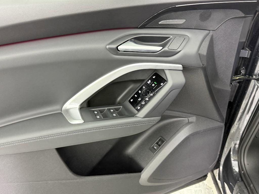 new 2025 Audi Q5 car, priced at $60,350